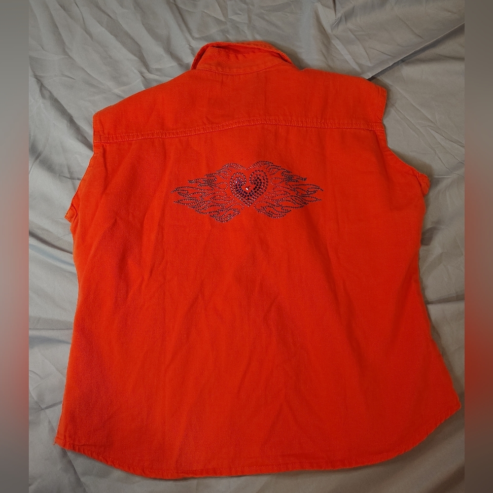 Sleeveless Red Button-Up Shirt with Rhinestone Winged Heart Size Small